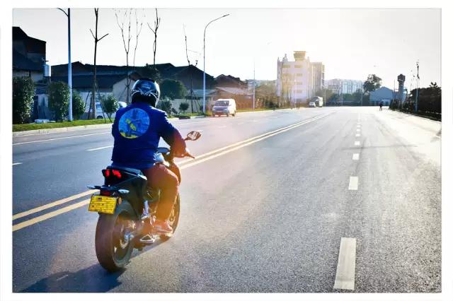 新大洲本田cbf190r骑行教程,新大洲本田cbf190r骑行姿势如何