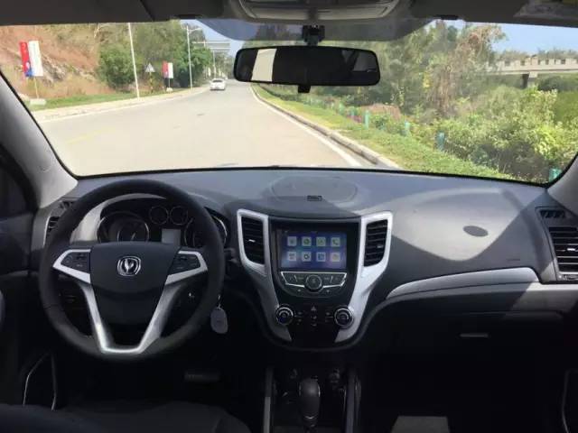 长安cs352016款1.6自动尊贵型,2016款长安cs35优缺点