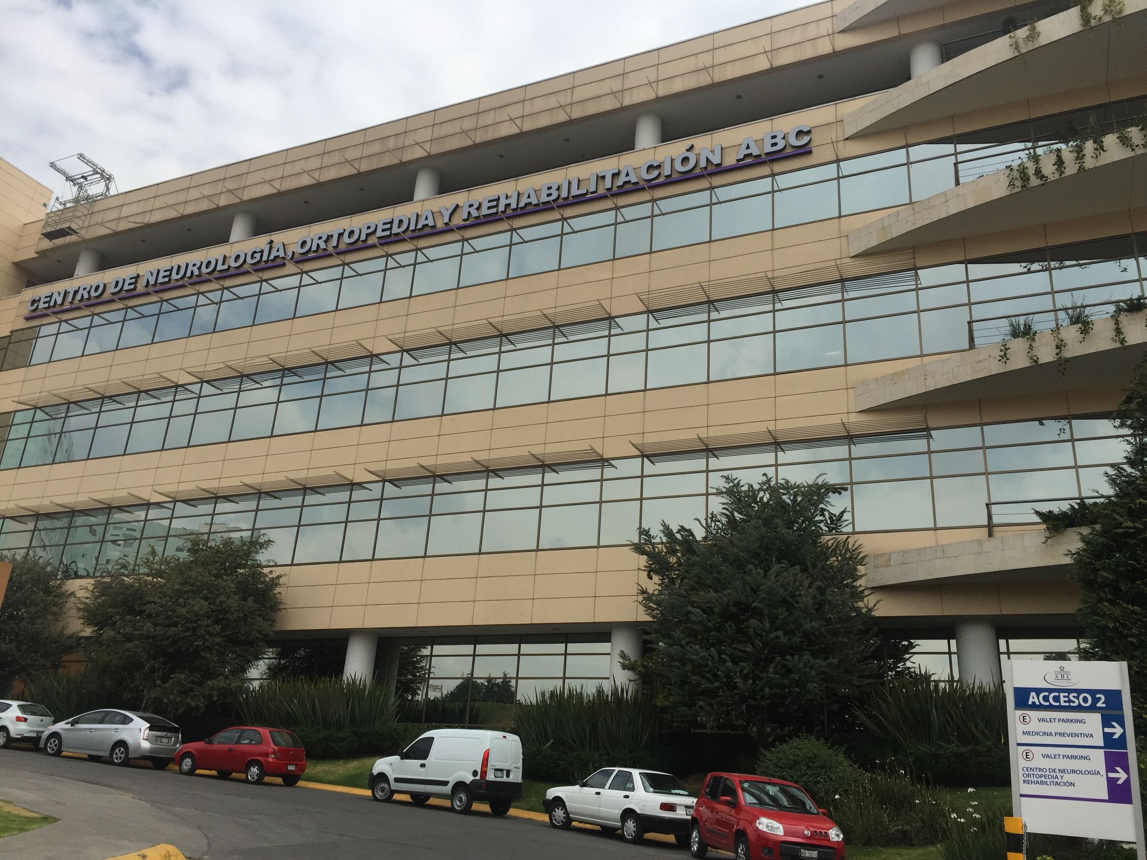 *会两**聊医改：女儿在墨西哥发烧，当地医生竟然这么给她治