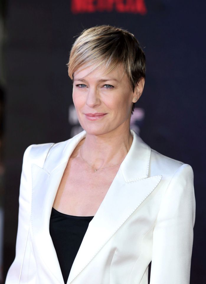 向附庸说不，来看看欧美女星如何撕下“花瓶”标签？