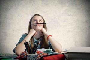 八年换8次LOGO,“爱折腾”的精锐加油做“学霸”?