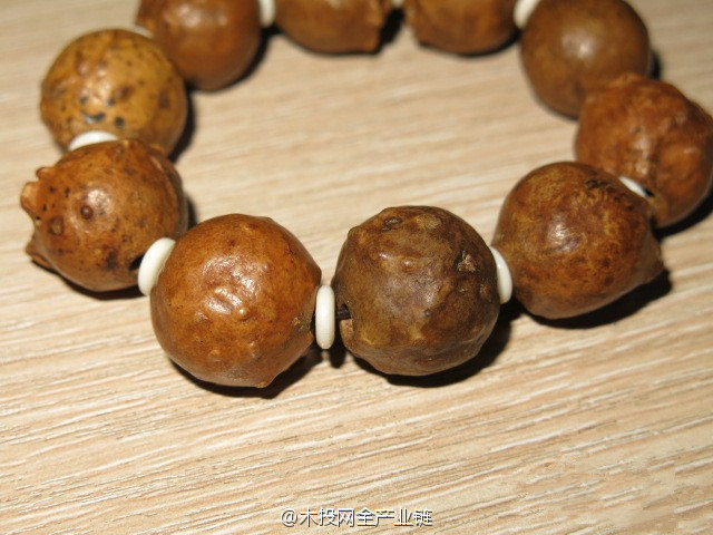 檀香木手串的功效与作用,牦牛骨手串的功效与作用