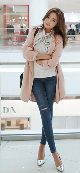 秀智白色衬衫搭配,秀智的学院穿搭