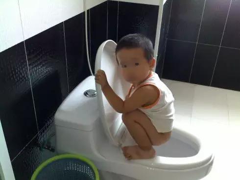 大便发黑发绿是怎么回事,4个月宝宝大便发绿发黑咋回事