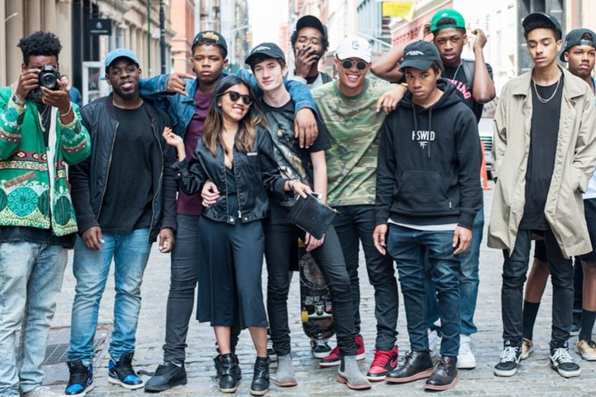 蕾哈娜巴黎造型,蕾哈娜设计衣服