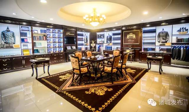 新郎希努尔时装秀,新郎希努尔西服