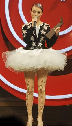 明星可怕烟熏妆,明星惊艳的烟熏妆