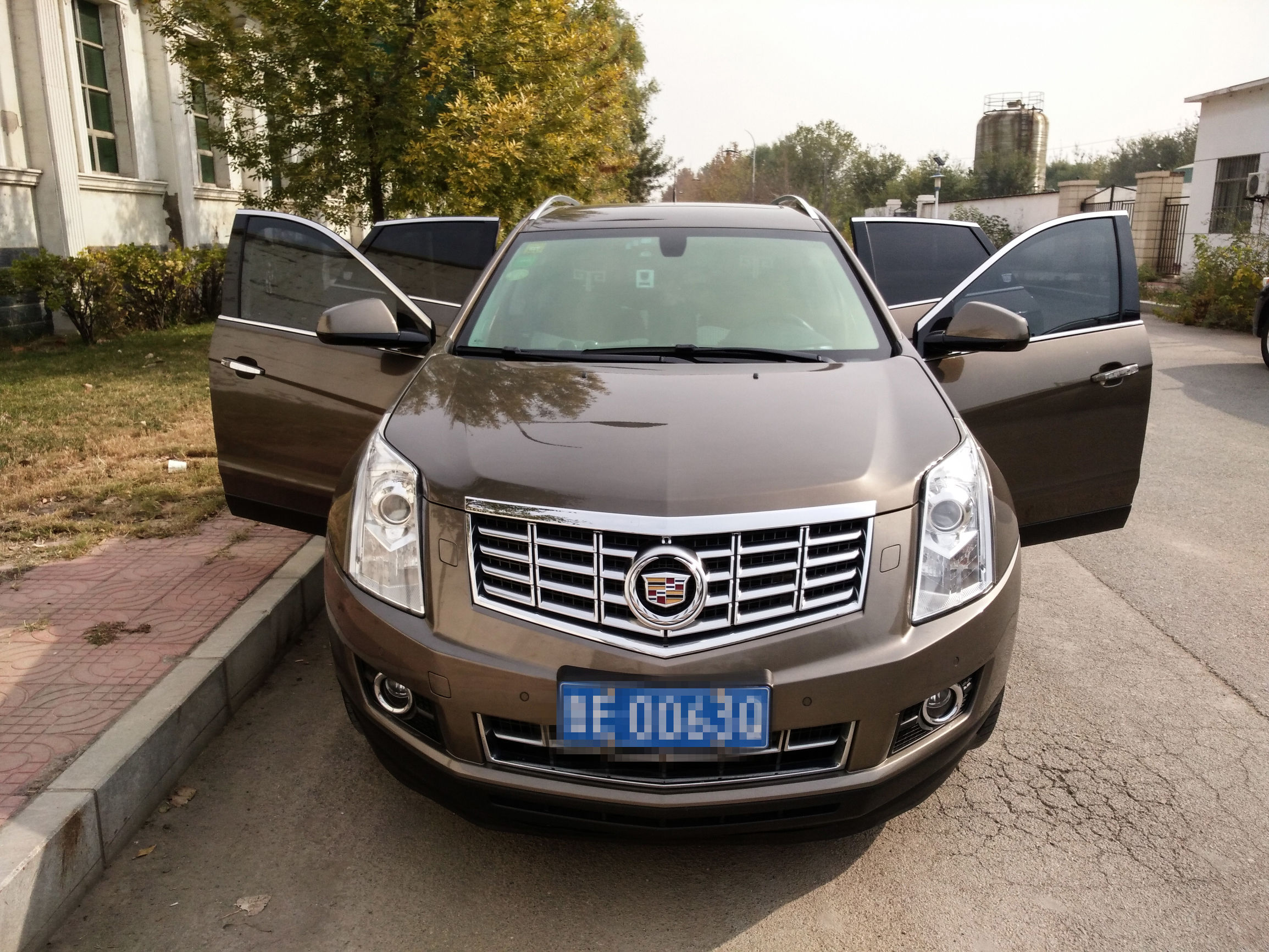 凯迪拉克srx越野自驾,凯迪拉克srx小越野