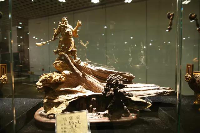 沉香熏小像杨柳伴啼鸦来潘家园感受香文化盛宴