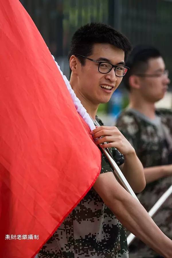 校园又闻军训声：大连银行新员工军训花絮