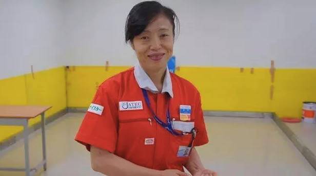 她是一位中国大妈,却带领着700个日本人,扫出了全球最干净机场「精益学堂」2017-7-14第895期