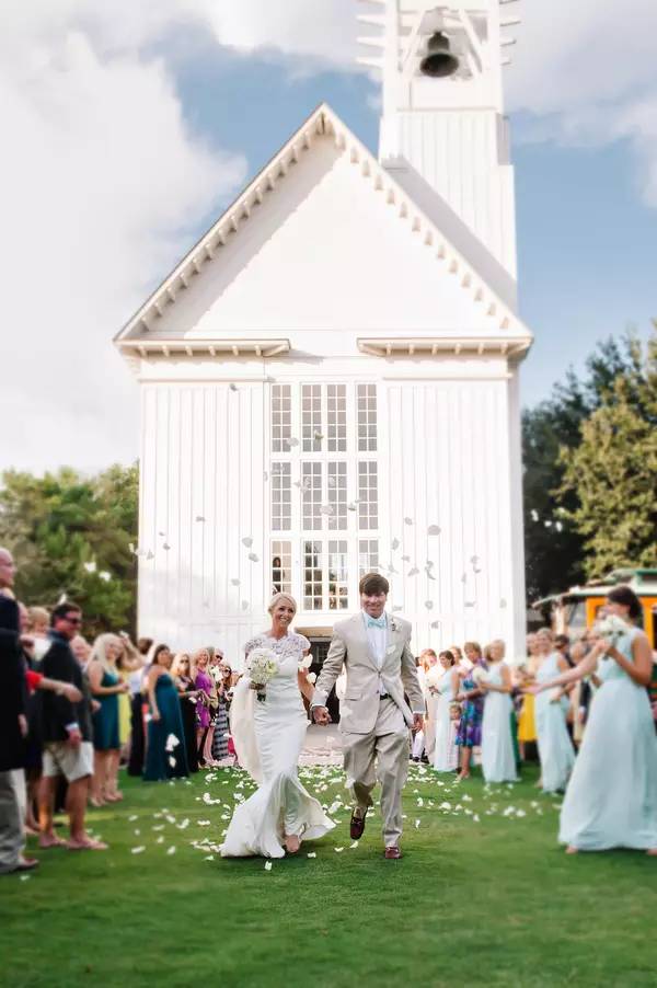 别不好意思美过新娘丨这些在婚礼赚尽眼球的裙子居然只花你两顿饭的钱？