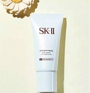 日本美容杂志《美的》评选:2017上半年最值得买的护肤品和彩妆,从平价到贵妇品牌都有