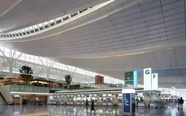 她是一位中国大妈,却带领着700个日本人,扫出了全球最干净机场「精益学堂」2017-7-14第895期