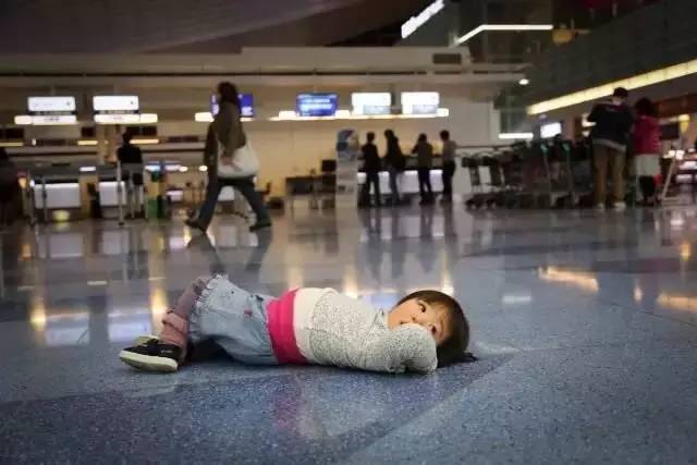 她是一位中国大妈,却带领着700个日本人,扫出了全球最干净机场「精益学堂」2017-7-14第895期