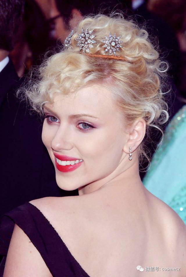 不用美白你也可以白成一道光,显白不化妆也能涂的口红