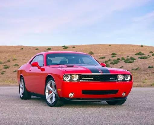 上半年最“硬”大片竟是部汽车题材歌舞片,《极盗车神》这么牛还不是因为车型选对了