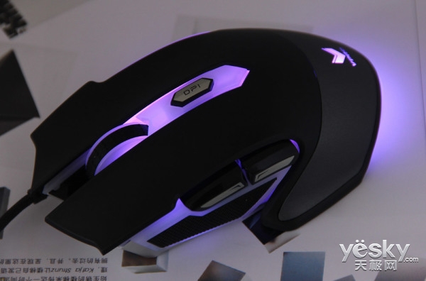 幻彩RGB全面升级雷柏V302电竞游戏鼠标评测