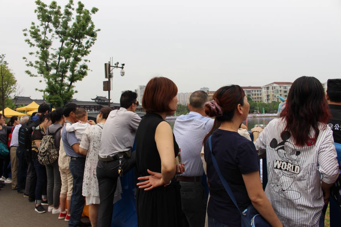 盘点国内龙舟比赛震撼场面一瞬间,中德龙舟赛