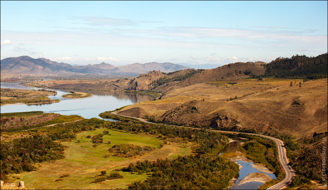 去国外火车旅行最美十条线路,当火车路过湖北省山区