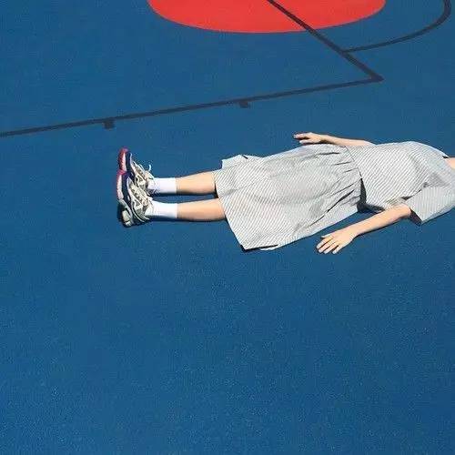 你拼命赚来的钱却让别人拿去消费,你拼命赠钱是为了什么