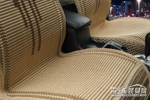 小车有必要装座椅套吗 (小车里有没有必要装座椅套)