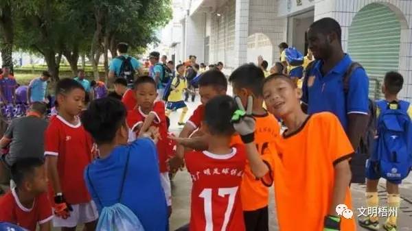 广西梧州青少年足球比赛在哪个区,广西梧州体育训练基地直播