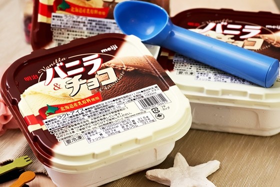 天气这么热还不来个清爽的冰淇淋,这么热的天唯有冰淇淋不可辜负