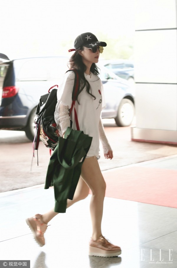 明星都在背什么帆布包,明星同款双肩包女现在最流行的