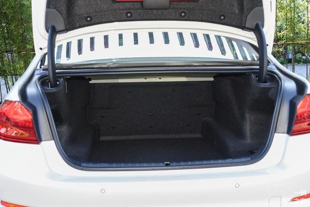 未来宝马五系,宝马5系528li更换液晶仪表盘