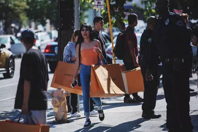 我开始怀念那个夏天歌曲,我开始怀念那些再也回不去的日子