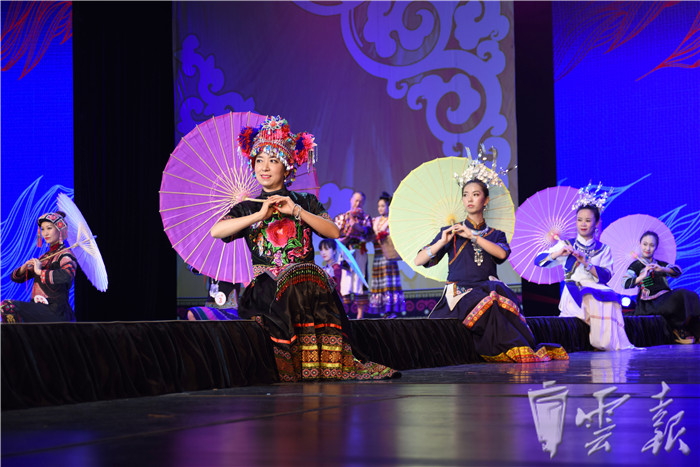 楚雄民族服饰图片,楚雄最漂亮的民族服装