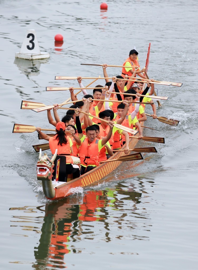 盘点国内龙舟比赛震撼场面一瞬间,中德龙舟赛