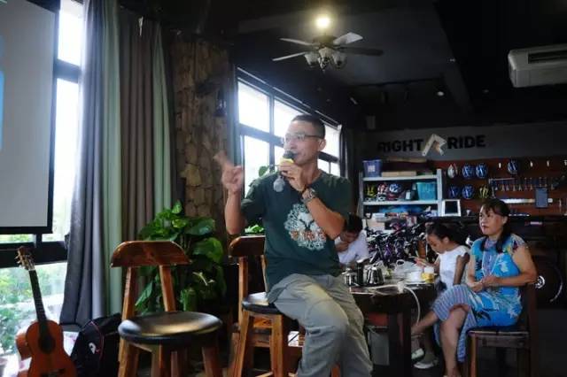 做个没感情有情怀的人,有情怀的人和没情怀的人