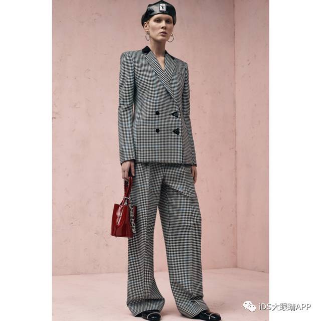 窦靖童周冬雨同款衣服,窦靖童周冬雨合作