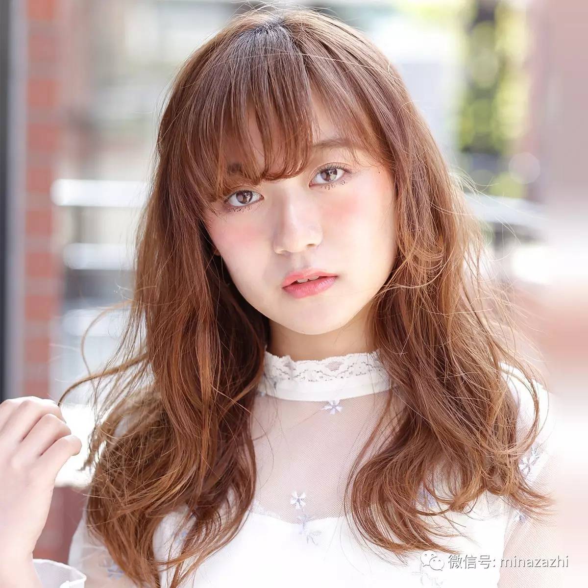 2022年最流行的发型长直发瓜子脸,2021年最流行的高颧骨发型中长发