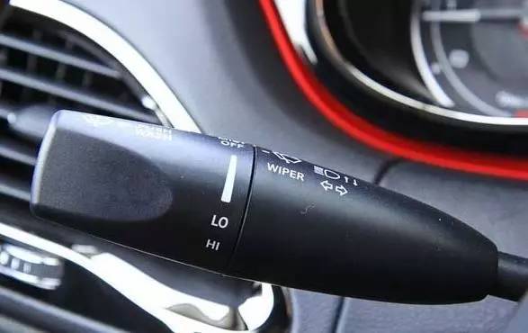 汽车上出现的那些反人类设计~设计湿也是让人服了