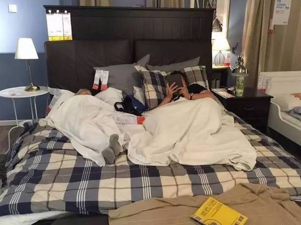 涓浗浜哄湪澶栧浗閰掑簵浜嬩欢,瀹滃涓轰粈涔堥偅涔堝浜哄湪閲岄潰鐫¤