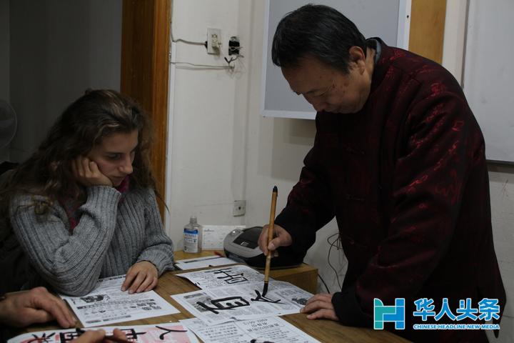 澶栧浗濯掍綋閲囪閽熷崡灞遍櫌澹殑瑙嗛,涓浗鍥介檯鐢佃鍙伴噰璁块挓鍗楀北闄㈠+