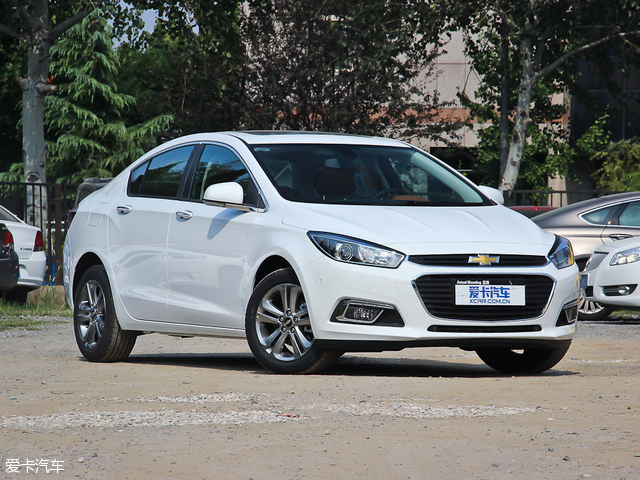 起亚k3和雪佛兰科鲁兹哪个好一点,全新起亚k3价格及图片