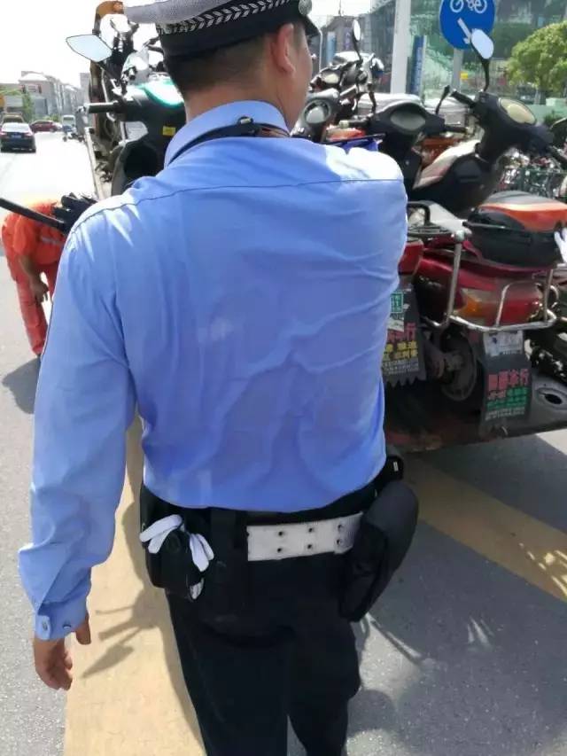 「城事」热浪滚滚仍坚守他们在浦东迎接着“烤”验→