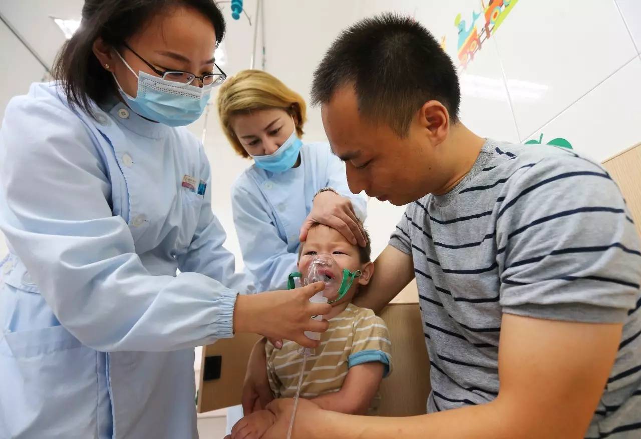 「城事」热浪滚滚仍坚守他们在浦东迎接着“烤”验→