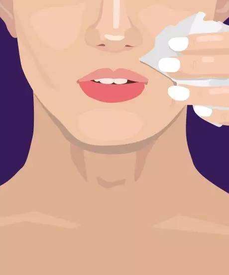 我们打开了这3种运动达人的随身包,看看她们有什么美肤秘笈