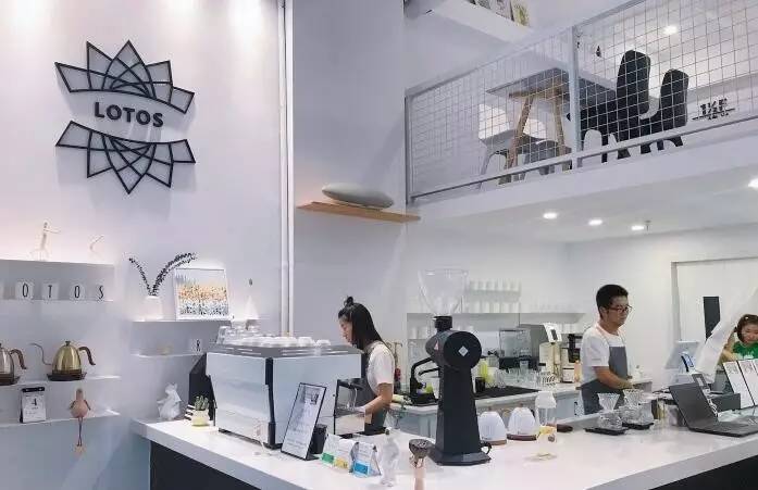 盛夏时光，相遇在菱角湖街角的北欧冷情咖啡店