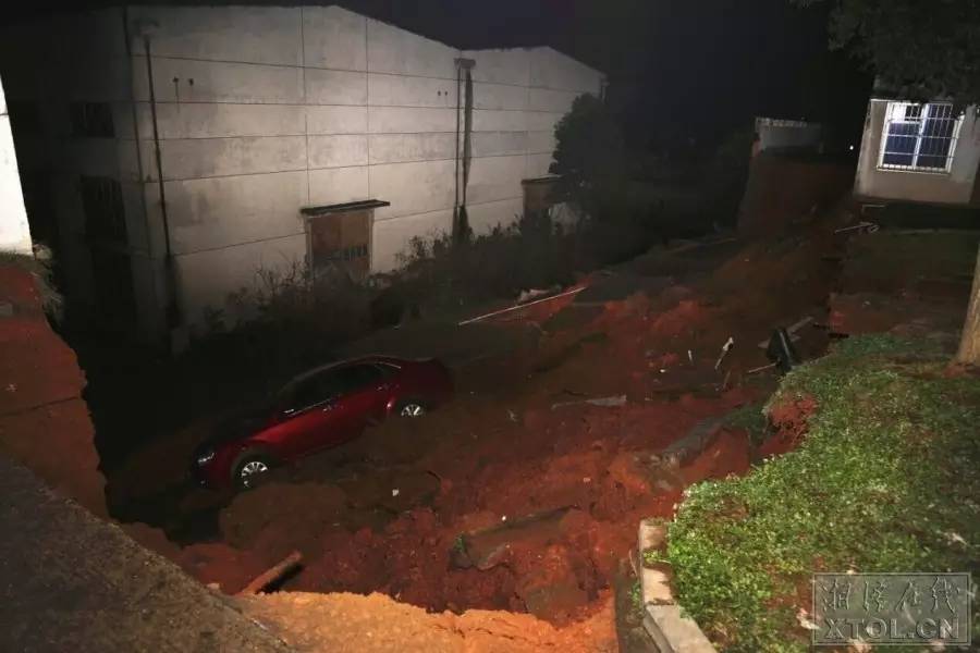 楼前塌方最新事件,楼房塌方最新事件