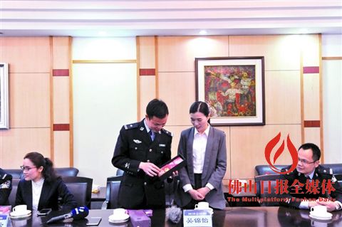 民警家属:聚少离多平常事辛酸苦楚心中藏