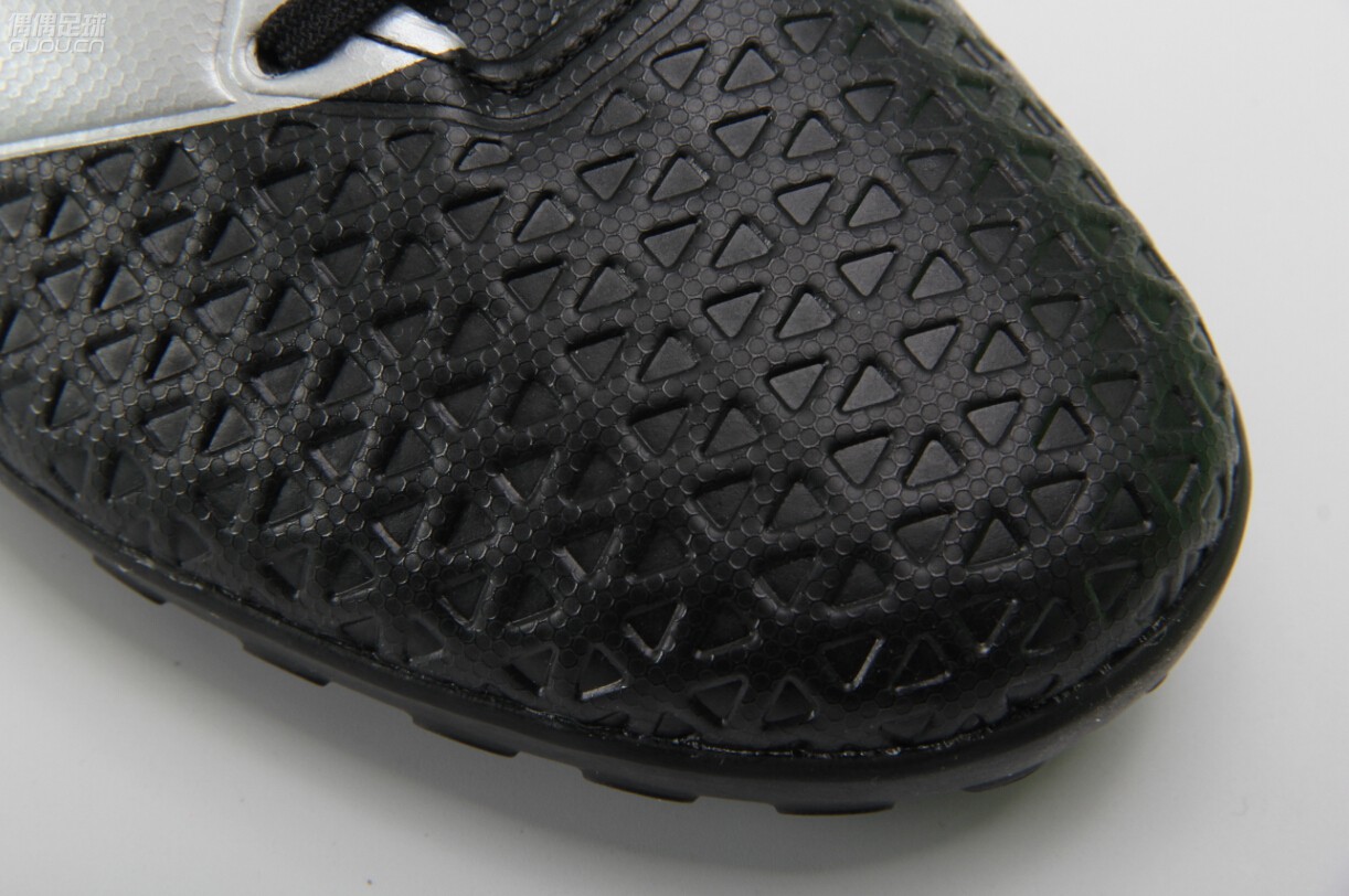 性价比之选-阿迪达斯ACE16.3AGamp;16.4TF横向对比