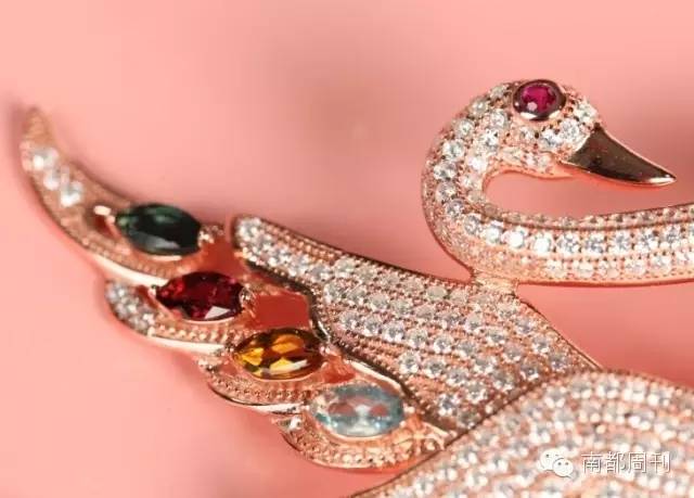 为什么人家送块铁都能博得欢心，而你掏个肾还会被她嫌弃？