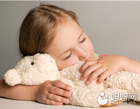 宝宝有眼病,小孩有飞蚊症正常吗