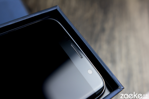 三星s7edge曜岩黑还是星钻黑好看,三星s7edge银色实拍图